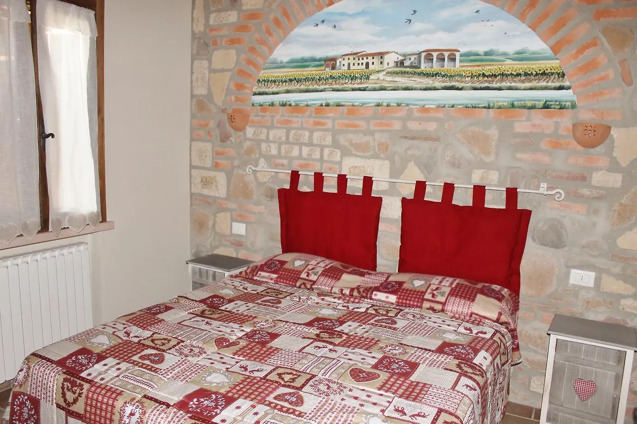 La Casa Delle Rondini Bed & Breakfast Roncoferraro 3*,  Italy