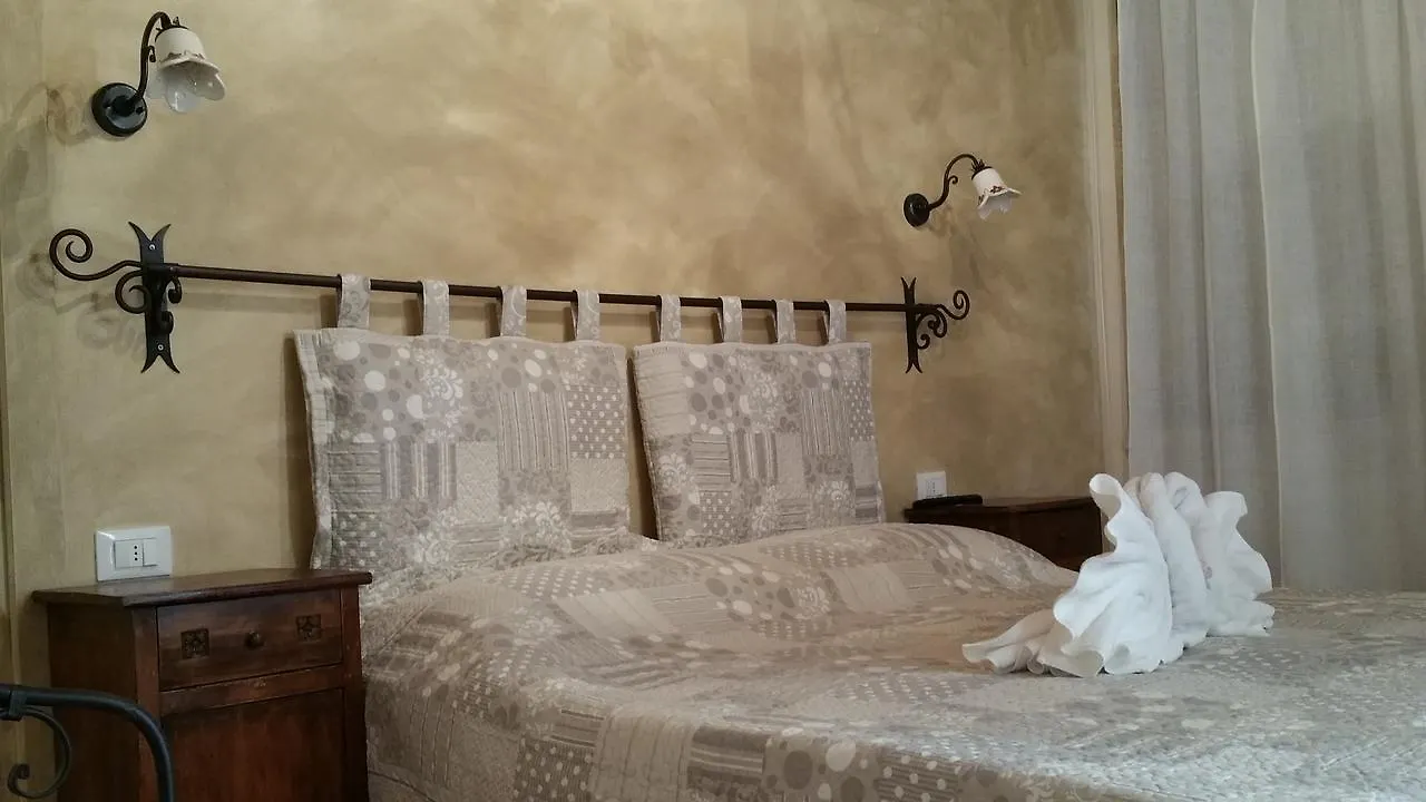 La Casa Delle Rondini Bed & Breakfast Roncoferraro 3*,